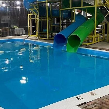 Camp Inn Lodge Au Sable Екстер'єр фото