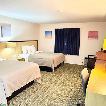 Camp Inn Lodge Au Sable Екстер'єр фото