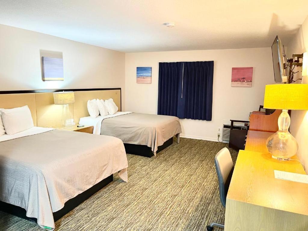 Camp Inn Lodge Au Sable Екстер'єр фото