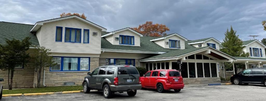 Camp Inn Lodge Au Sable Екстер'єр фото